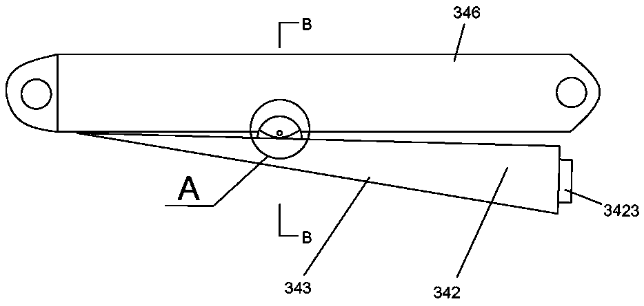 Cover installation structure for mineral water bucket