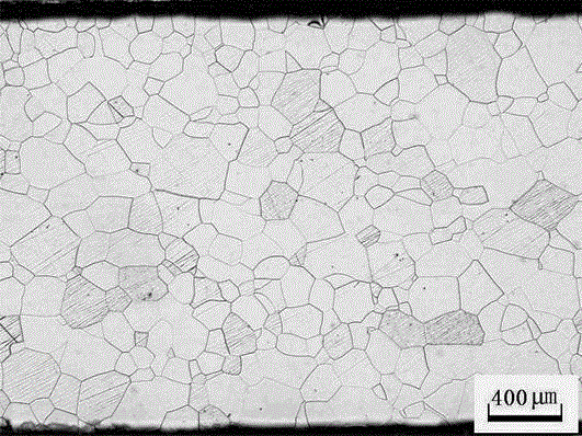 Non-oriented electrical steel with excellent magnetic properties of rm≥600mpa and its production method