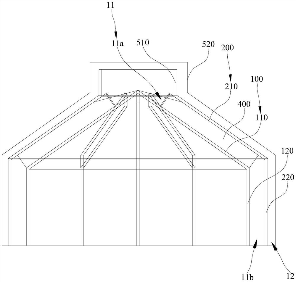 Discharging structure and material distributing system