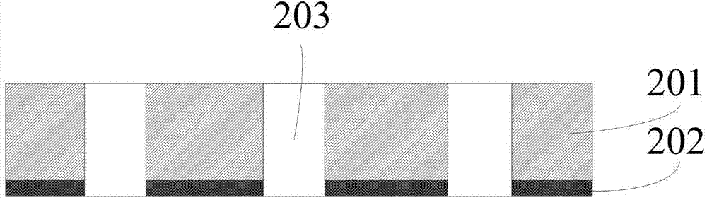 Microfluidic surface-enhanced Raman scattering transparent device structure and preparation method thereof