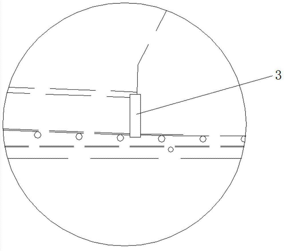 Self-unloading bulk cargo transport ship and unloading method thereof