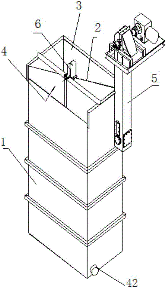 Impurity removing device and method for separating and extracting corncobs through water pressure