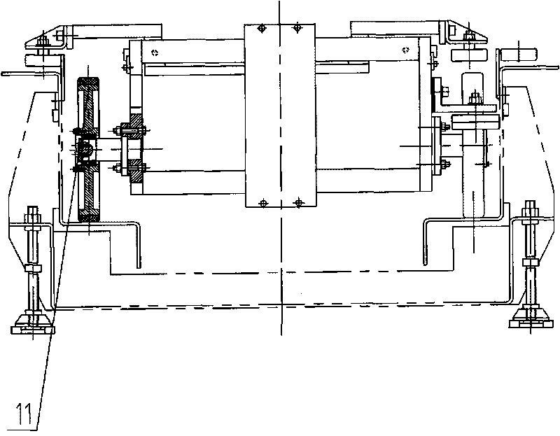 Driving mechanism of track-type transporting vehicle