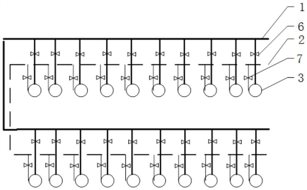 Sintering method for reducing content of NOx in sintering flue gas in ignition stage