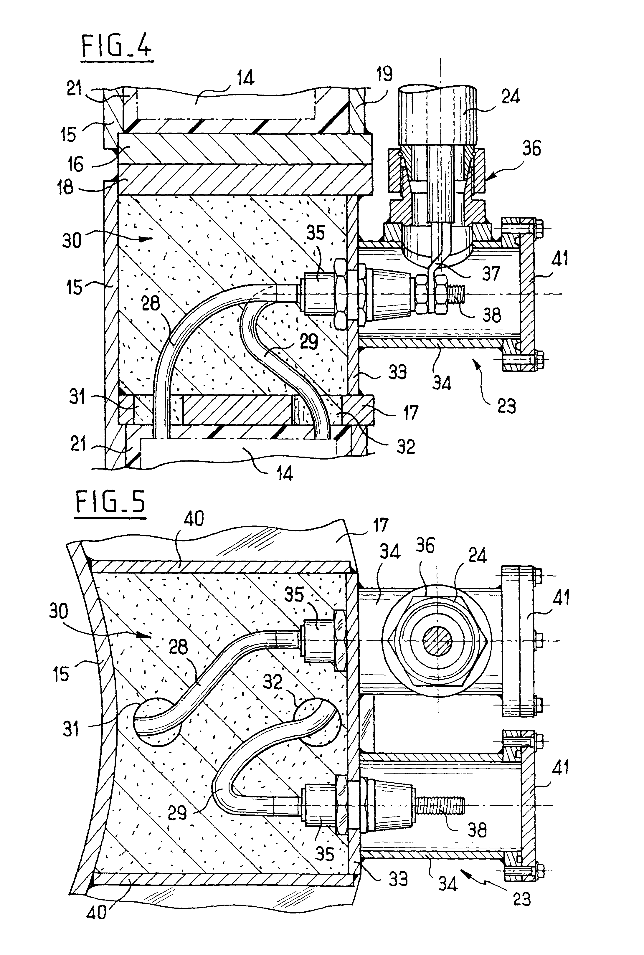 Electromagnetic hammer having a moving ferromagnetic mass