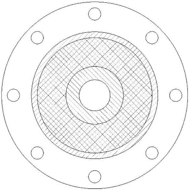 Solid-liquid rocket engine combustion chamber intermediate flow disturbing device