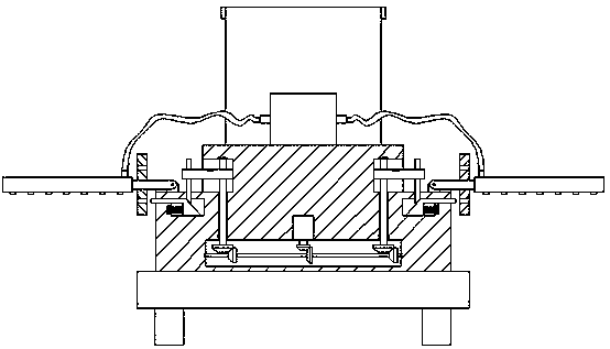 Stable pesticide spraying vehicle device of foldable structure