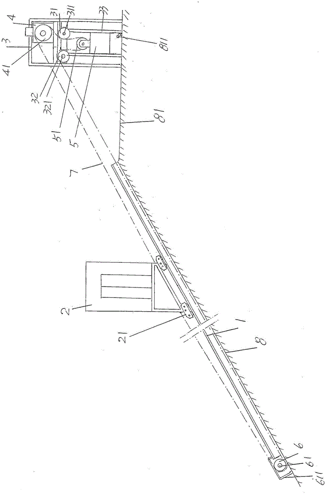 Counter-weight-free traction type inclined elevator