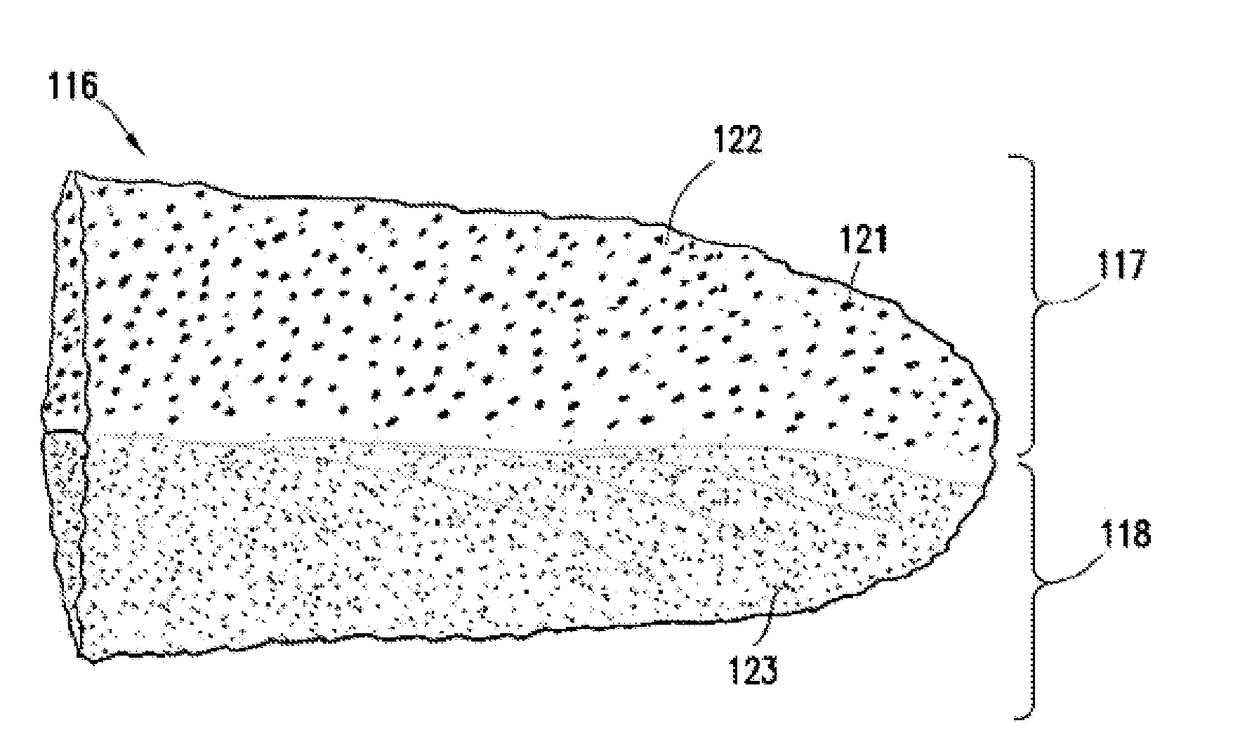 Forming conductive arch channels in subterranean formation fractures