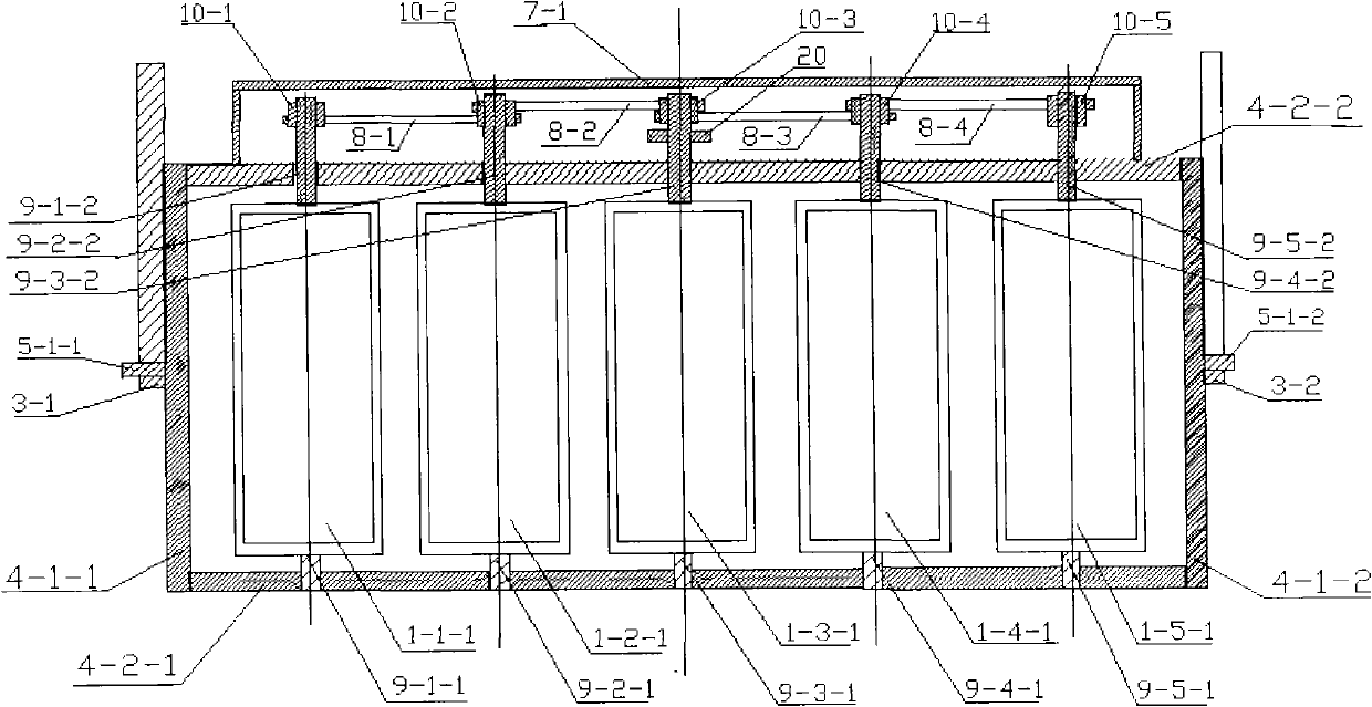 Solar domestic power supply driven by long-stroke hydraulic lever transmission single-point supporting chain for realizing group synchronous track of sunlight collection