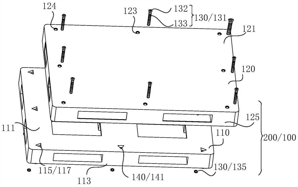 Pallet, pallet reinforcing structure and packaging device