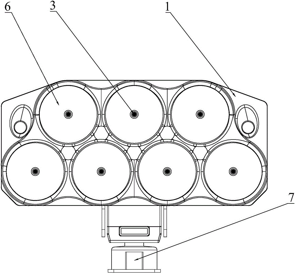 Pickup device for outdoor long-distance use