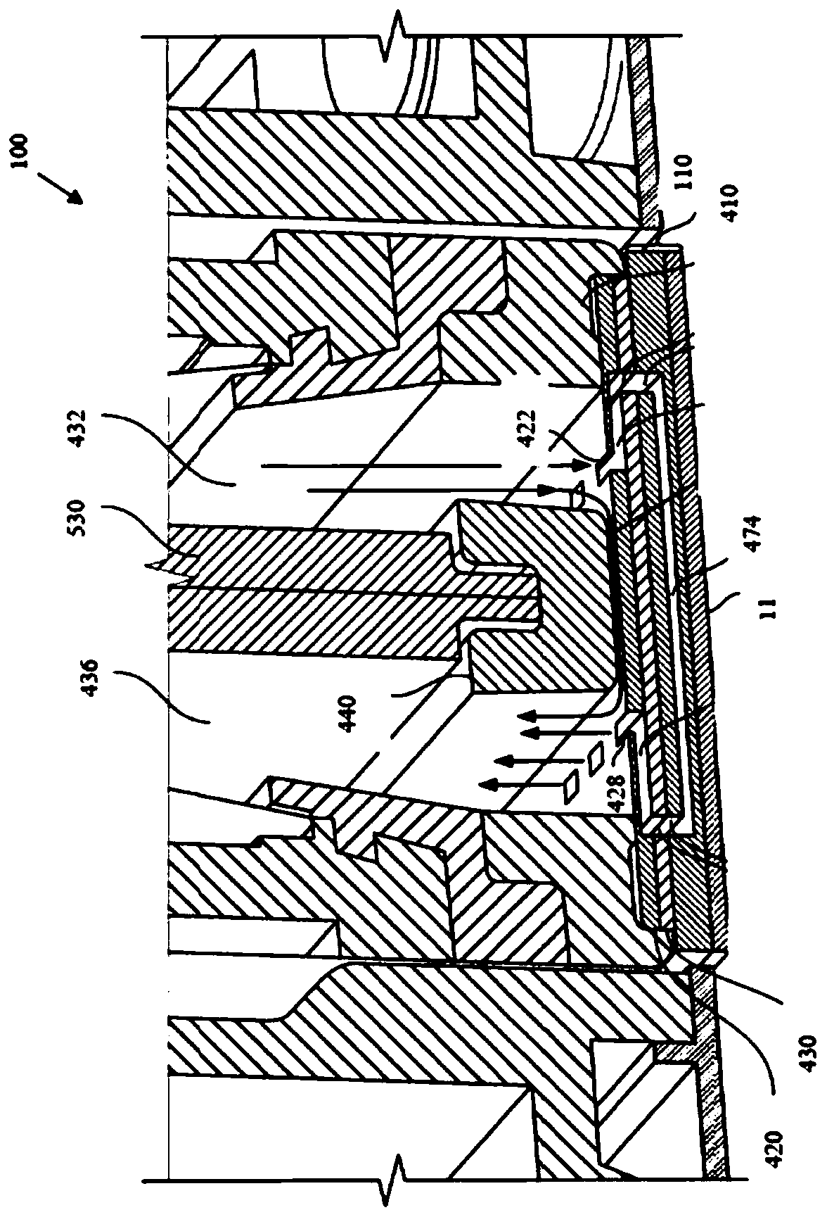 Fluid ejection device with reduced crosstalk