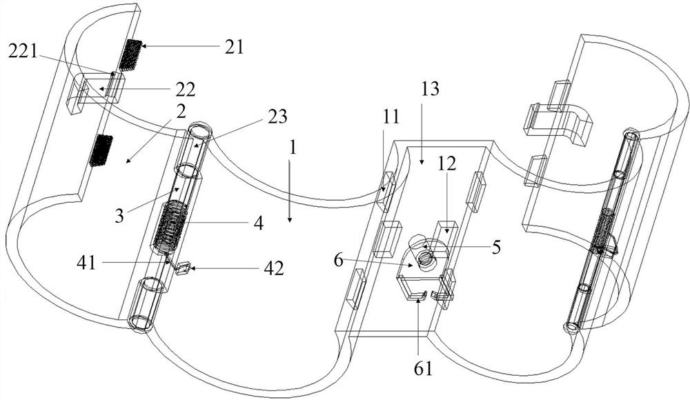 Self-tightening pipe clamp and air conditioner using it