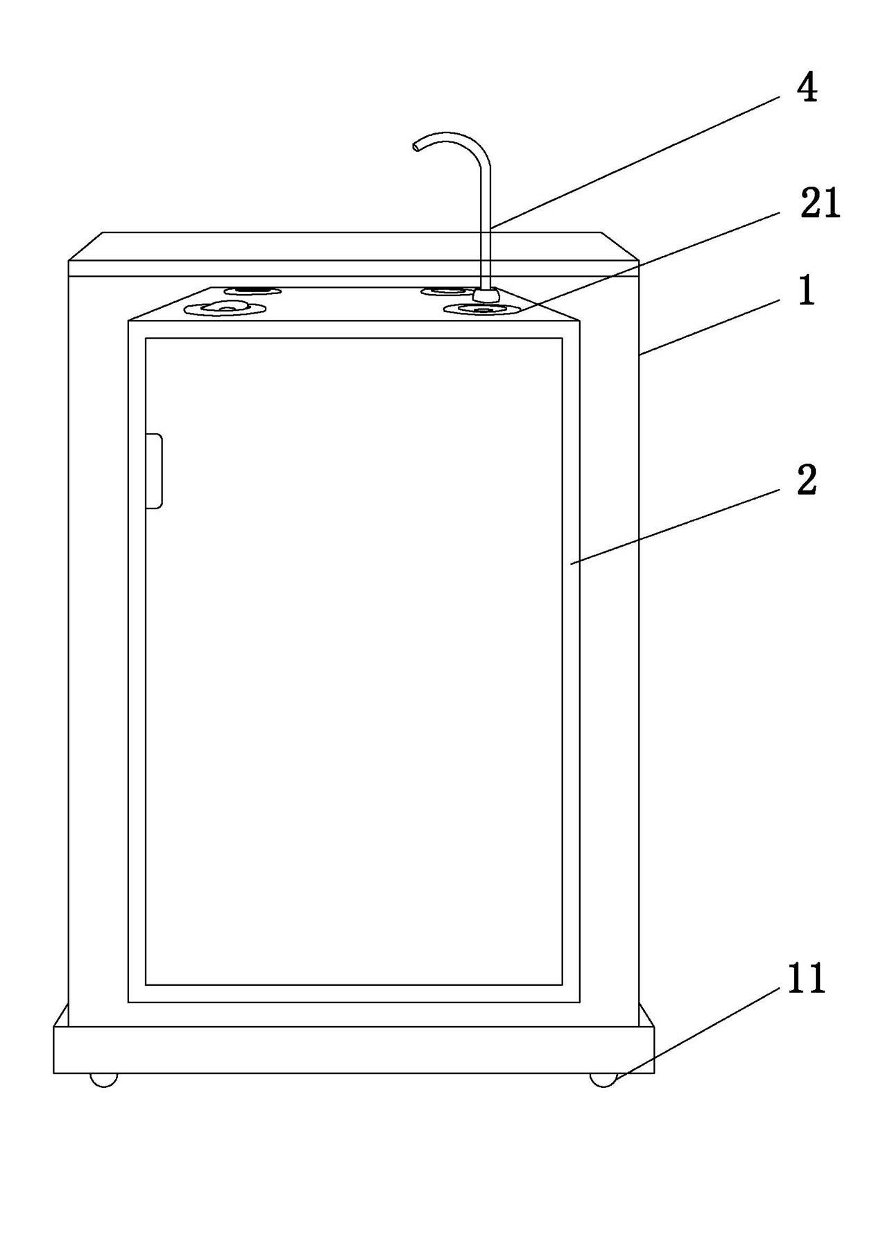 Display machine for breathable shoes