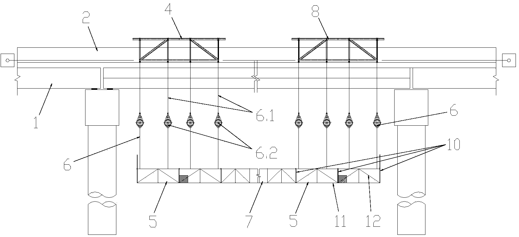 Beam bottom overhaul platform capable of spanning bridge piers and obstacle pillars and use method of beam bottom overhaul platform