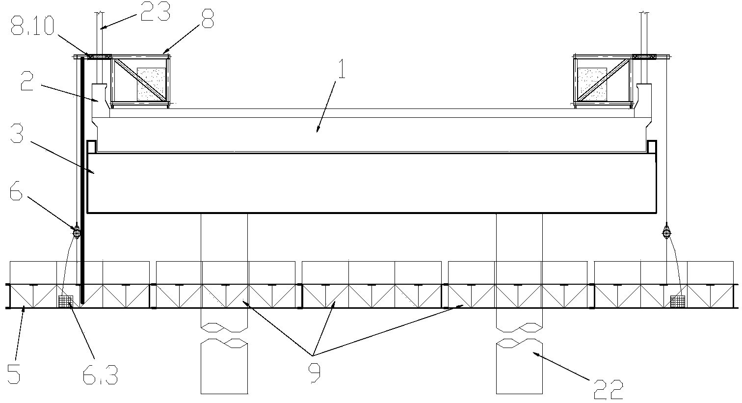 Beam bottom overhaul platform capable of spanning bridge piers and obstacle pillars and use method of beam bottom overhaul platform