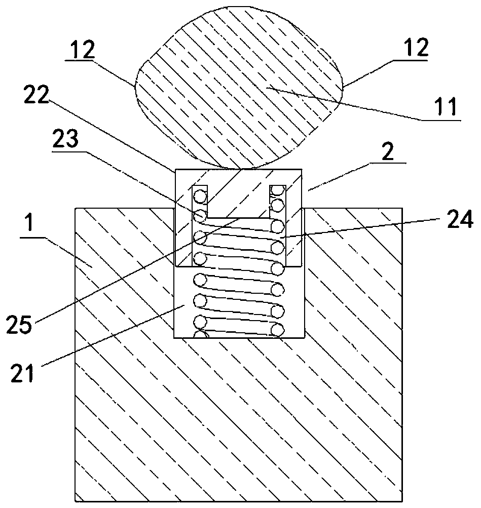 Engine and engine noise reduction method