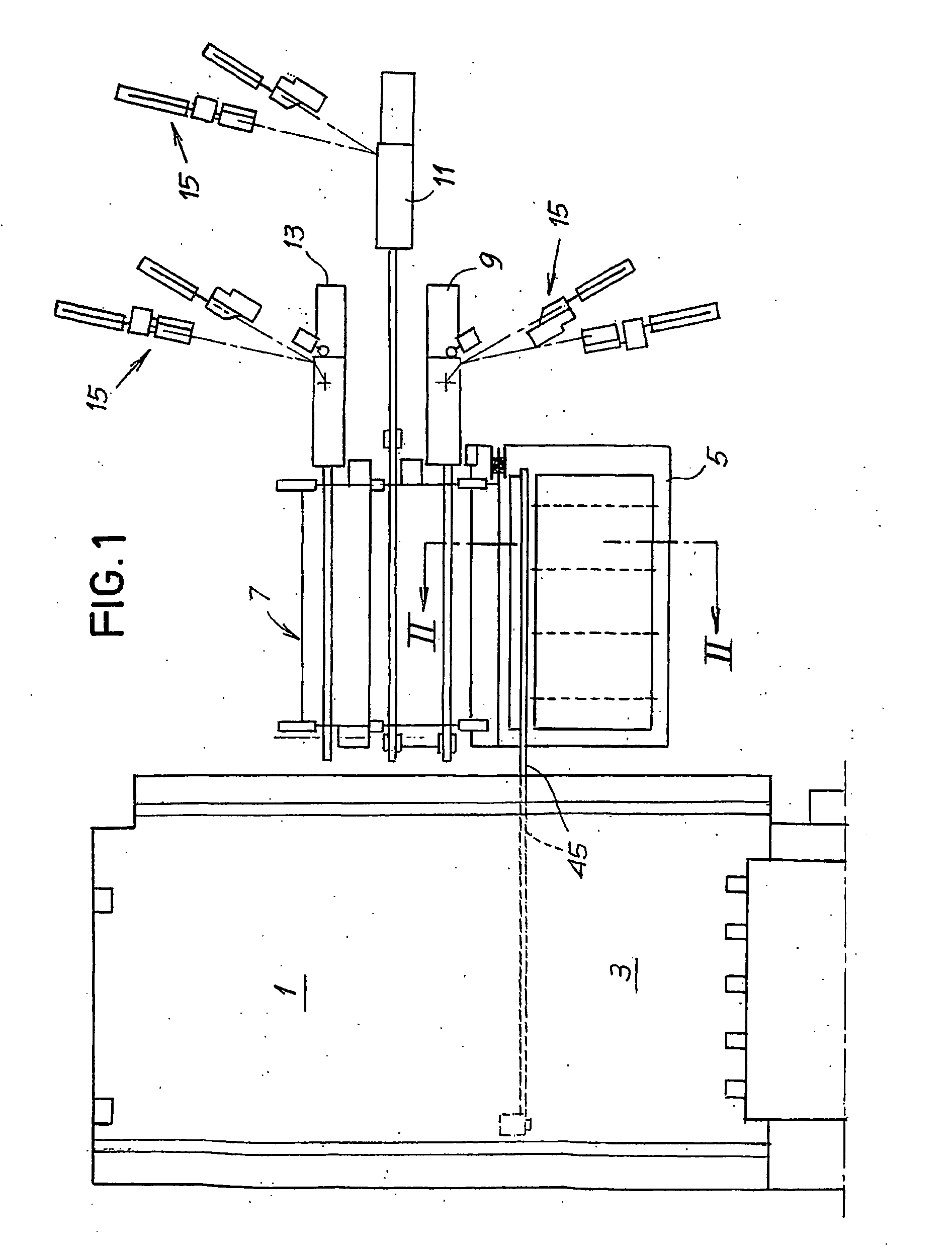 Accumulator for elongated products, such as tubes and the like