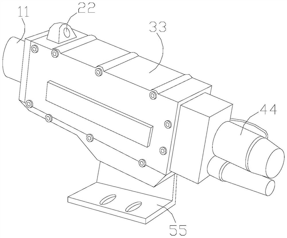 A light beam anti-cold and heat difference reflection type level calibration instrument