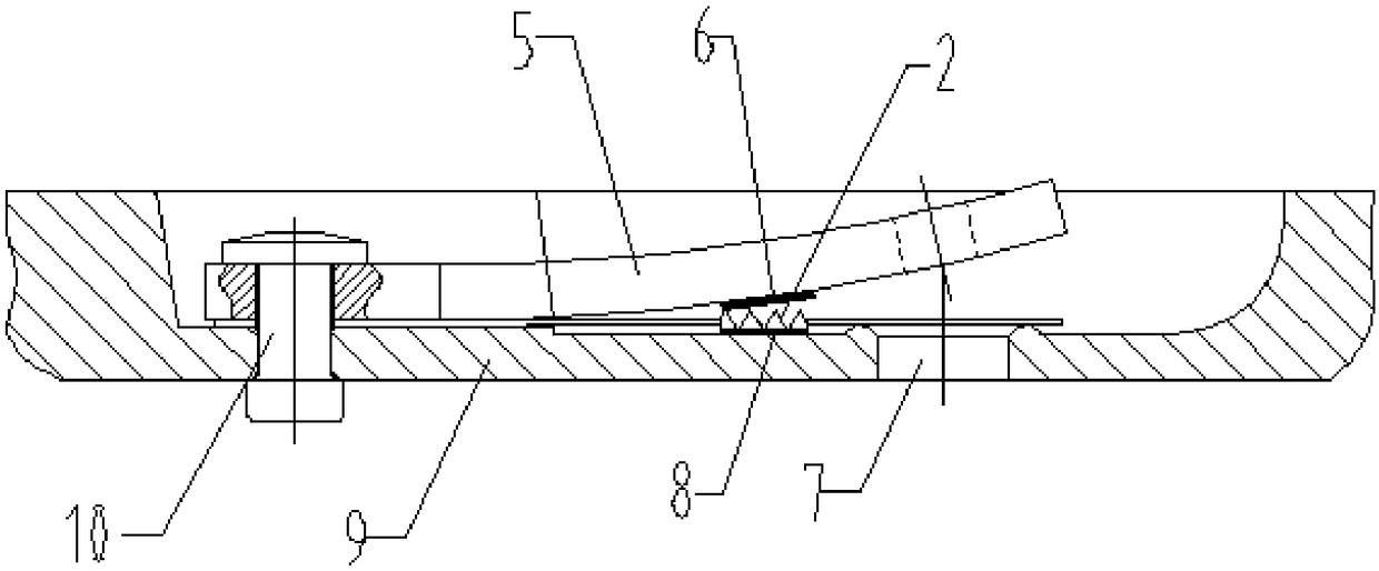 Exhaust valve plate assembly and compressor