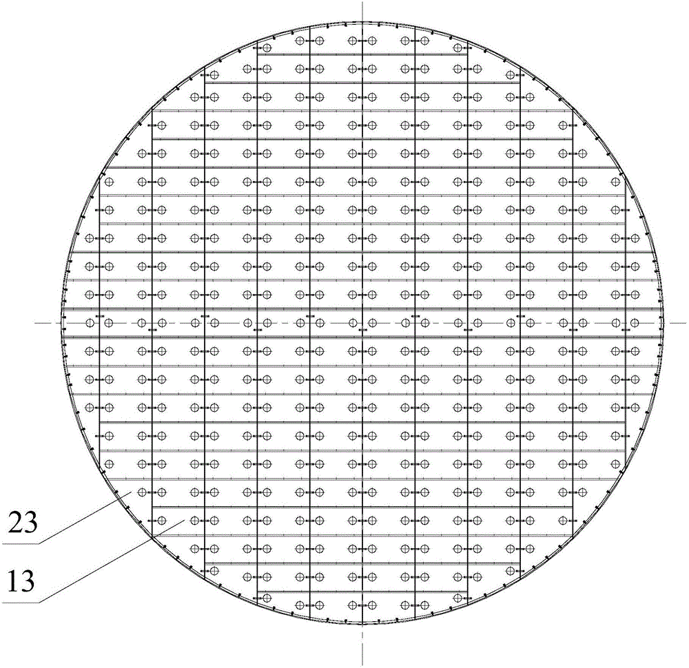 Wet desulfurization absorption tower and self-cleaning flue gas dust removal system thereof