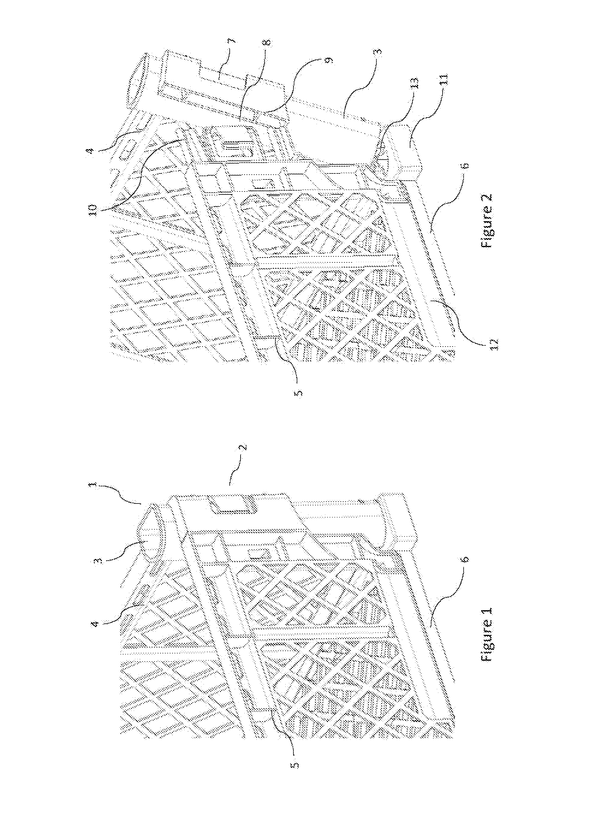 Light and integrated junction system of the walls of a collapsible container