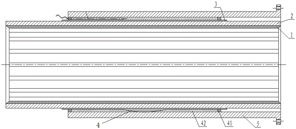 A ship water-lubricated stern bearing with automatic equalizing function