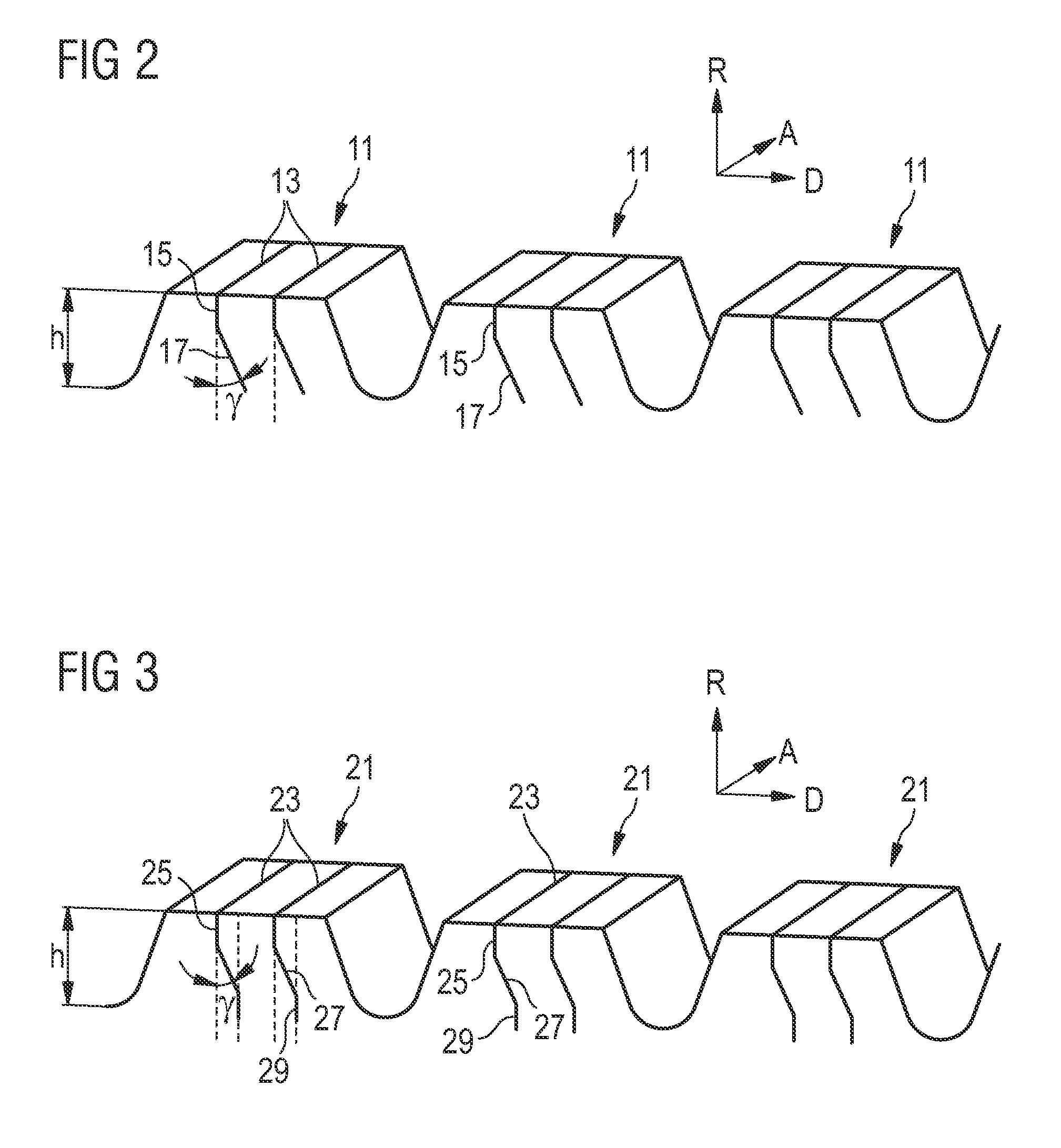 Pneumatic tire with tread having sipes