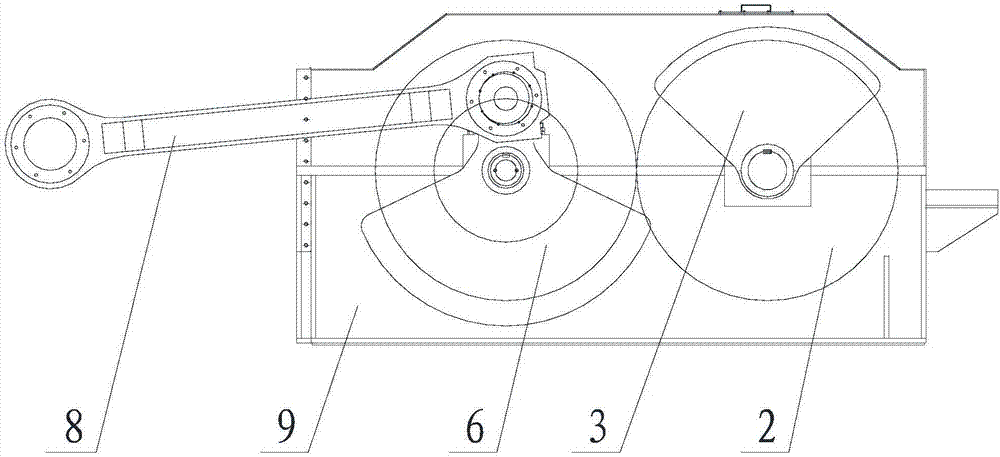 Cold-rolling pipe mill transmission device with mass balance mechanism