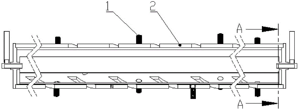 Self-cleaning roll clearer for intelligent combing machine