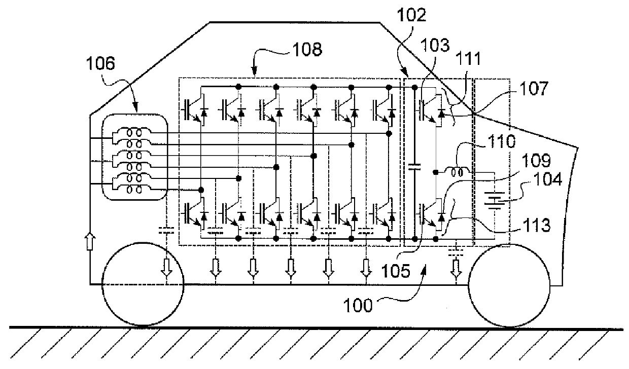 Converter for an electrical circuit designed to supply electrical propulsion power on board a motor vehicle