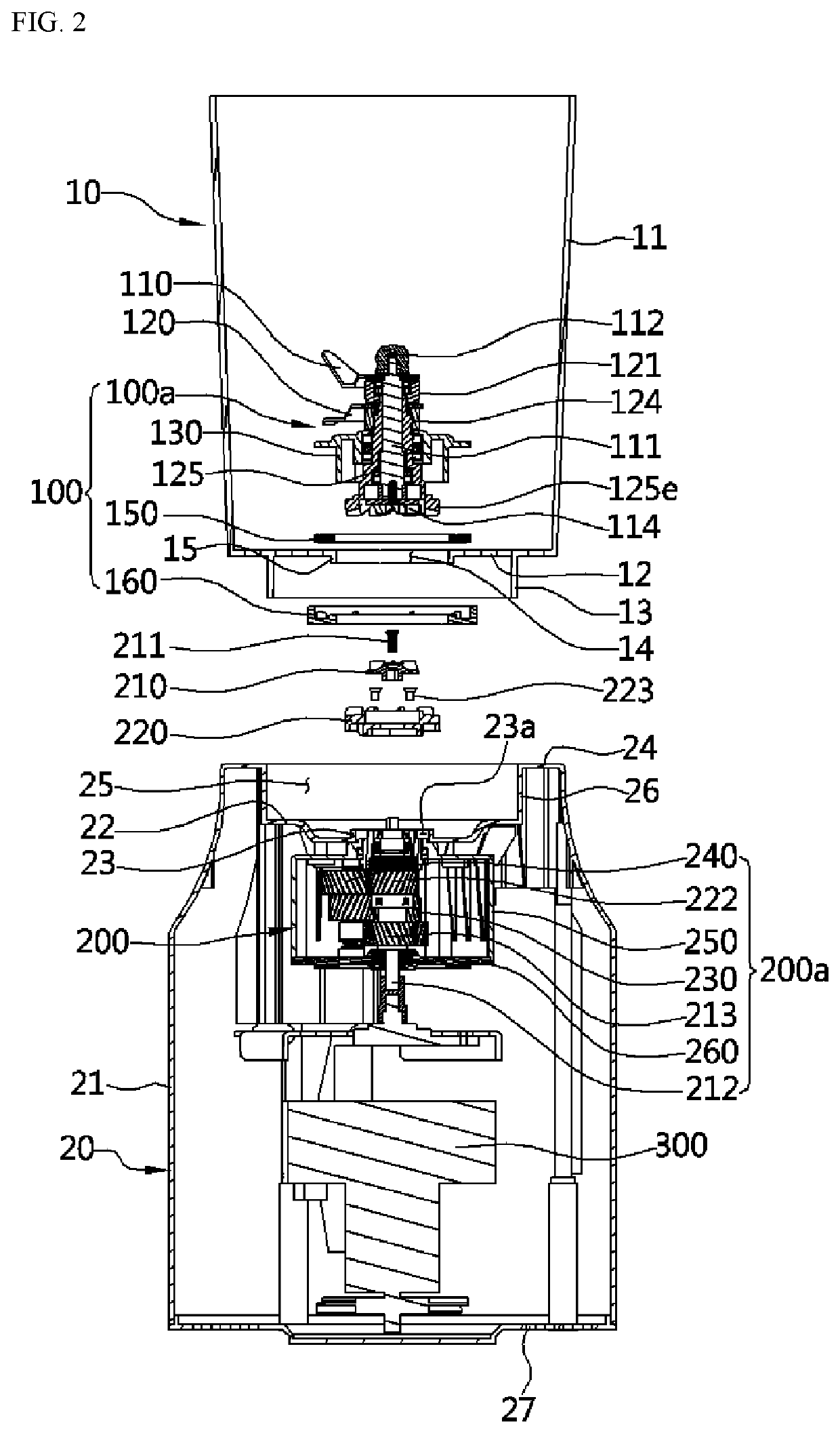 Blender having bi-directionally rotatable blades