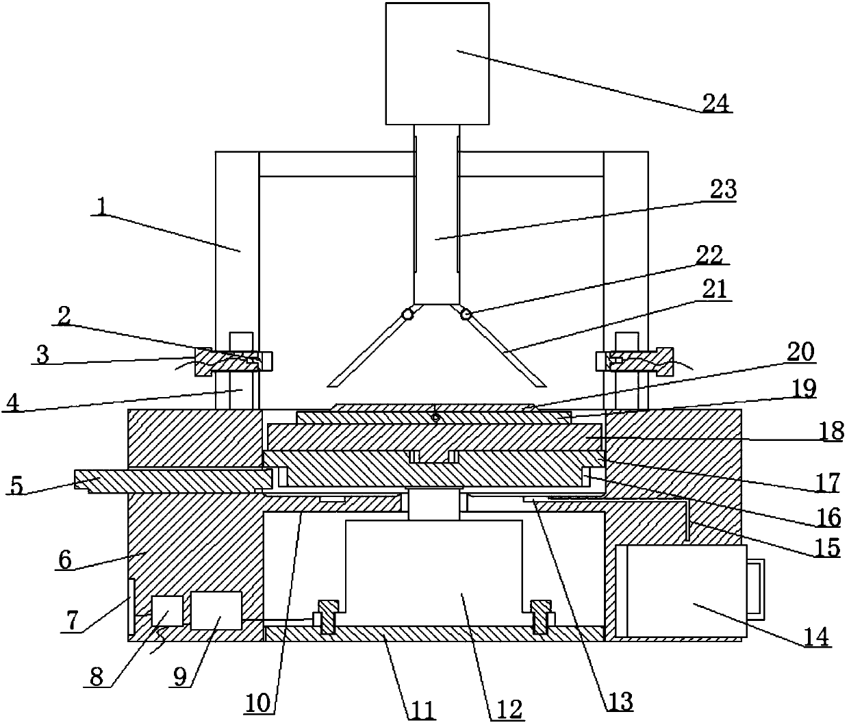 Grinding device capable of collecting liquid and achieving locking