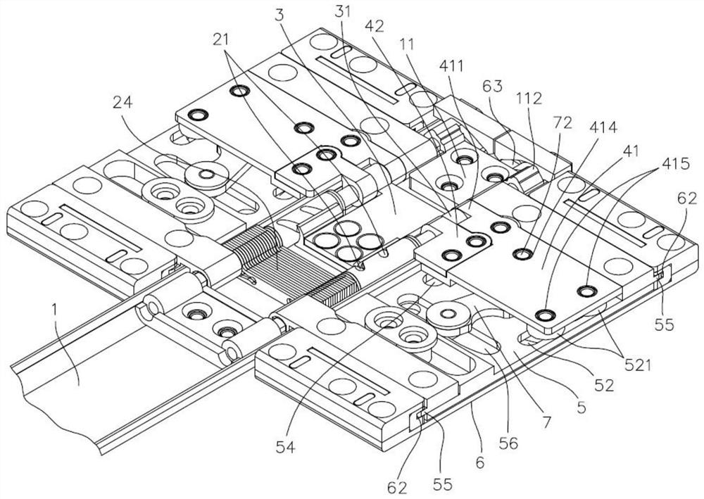 Double-screen rotating shaft structure