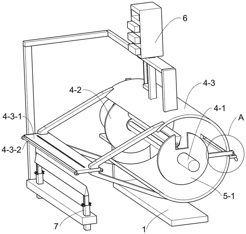 An aluminum foil winding device with adjustable tightening degree