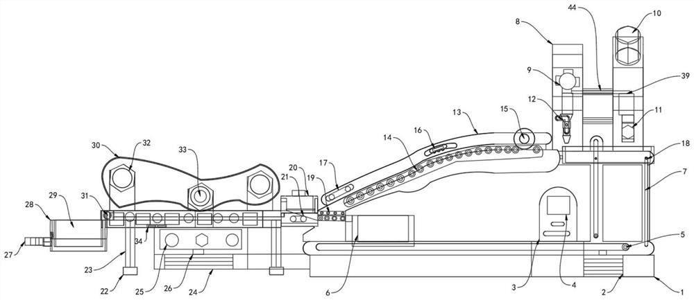 Full-automatic covering machine capable of efficiently cooling and using method of full-automatic covering machine