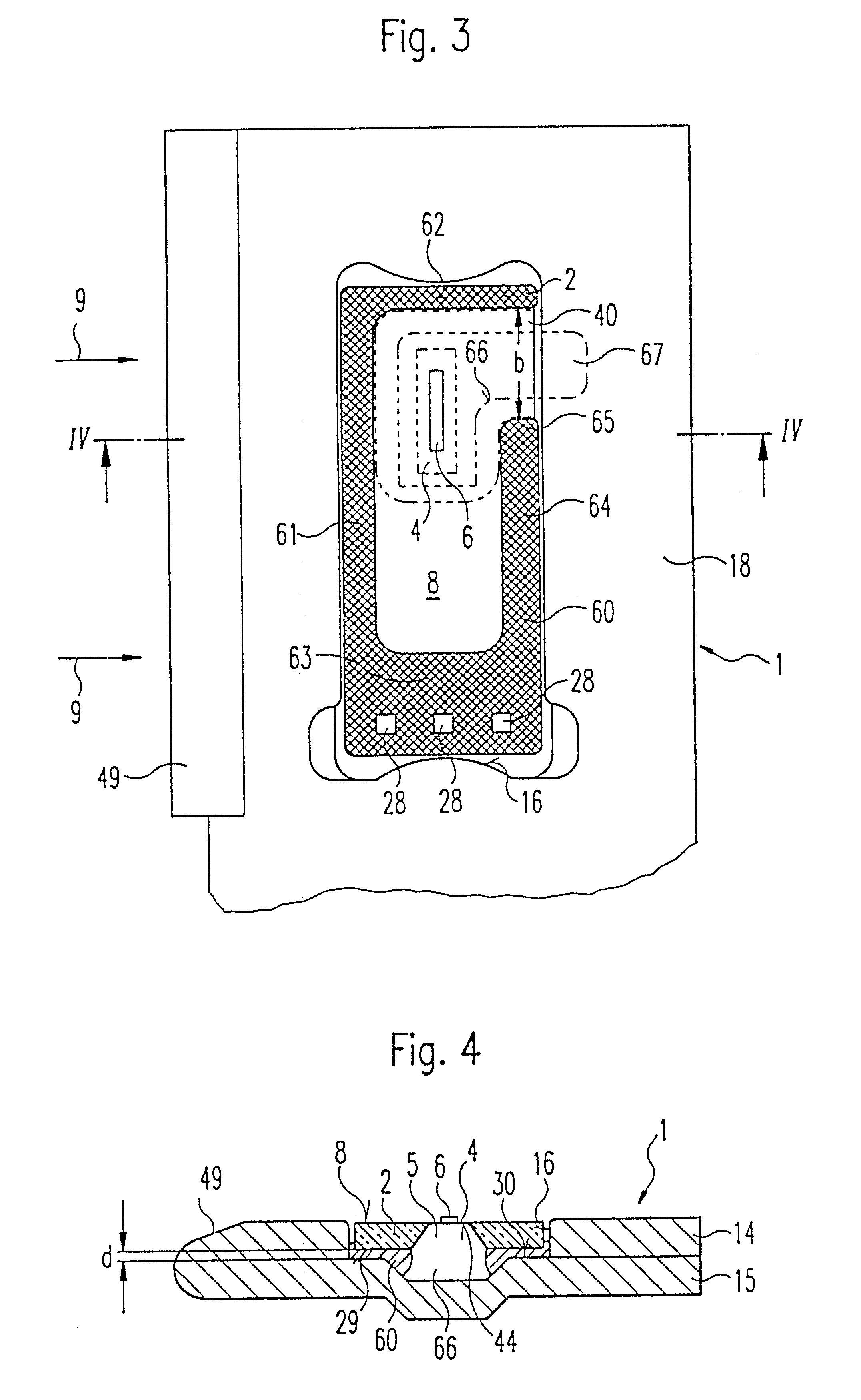 Measurement device for measuring the mass of a flowing medium