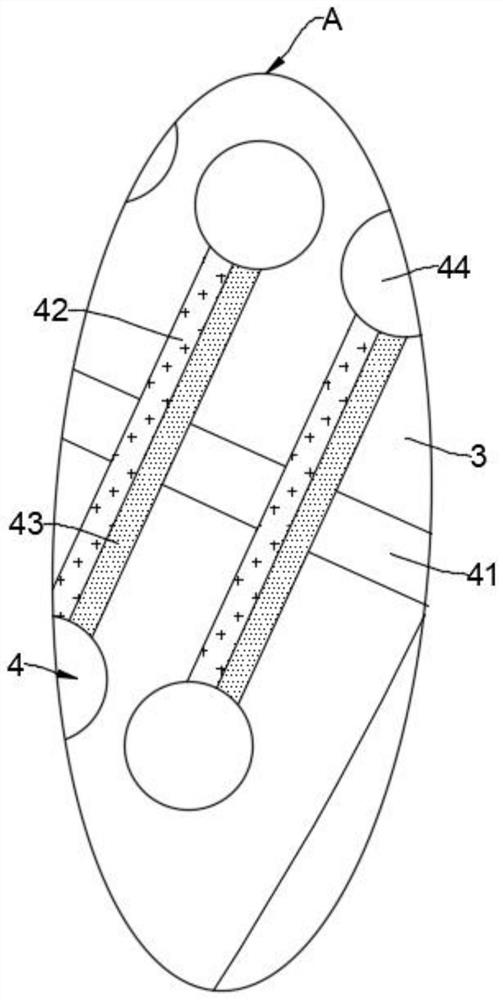 Low-wind-resistance protection device for preventing pantograph from icing