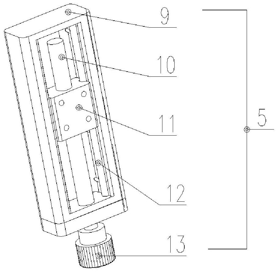 Sectional material scribing device and method for saw cutting center modification and saw cutting center modification method