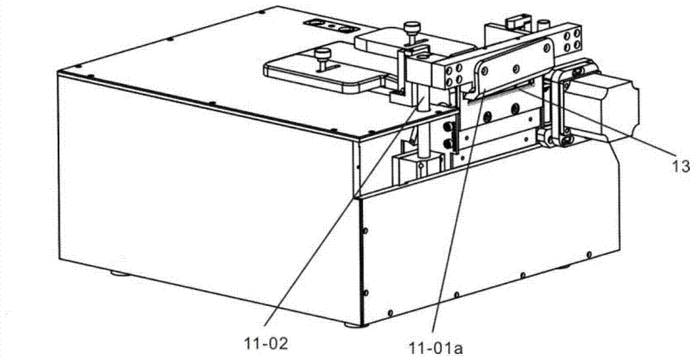 In-situ cutting conveyer and positioning conveying method