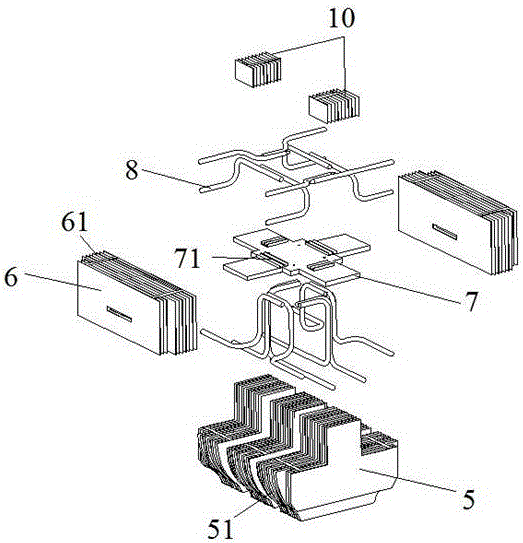 Omnidirectional convection active radiator and stage lamp applying radiator