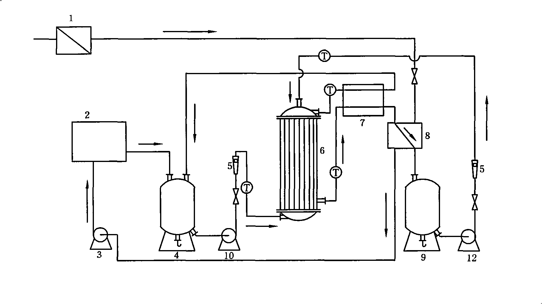 Film distilling seawater desalination system using economical energy resources