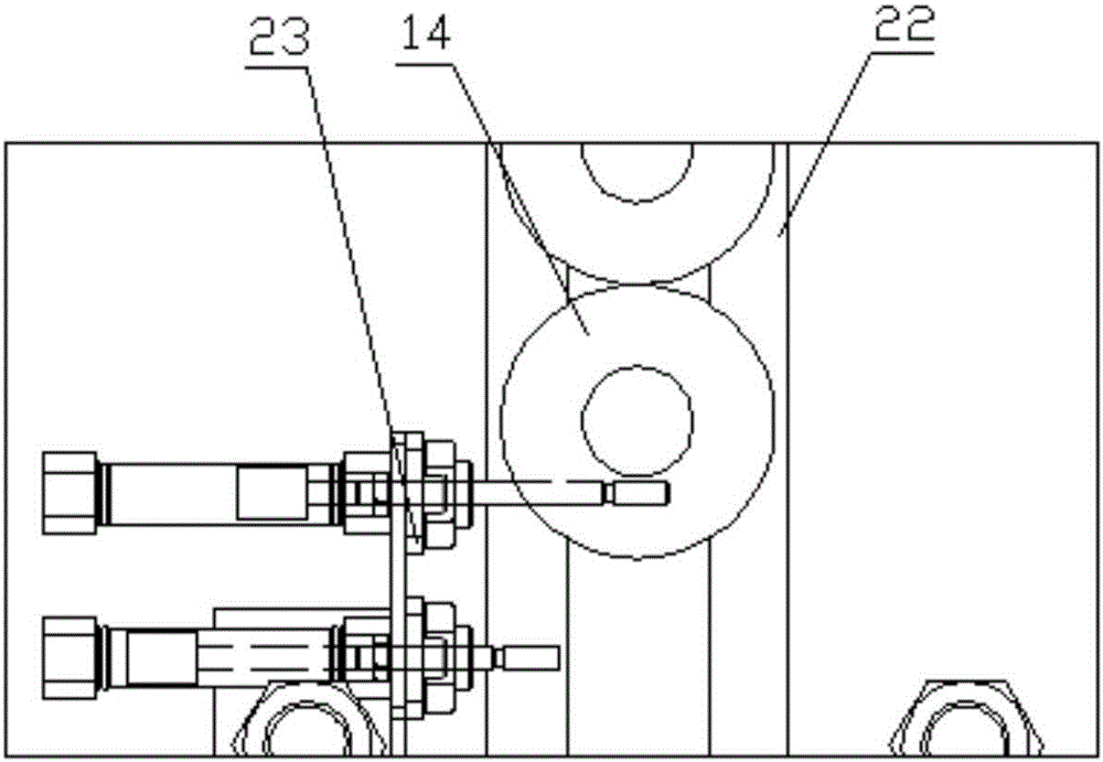 Automatic lap changing device of automatic medical adhesive tape winding machine