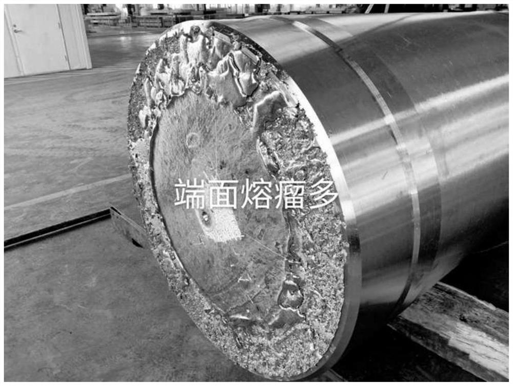 Forging mold for near-net-formed titanium strip plate blank and free forging machining method