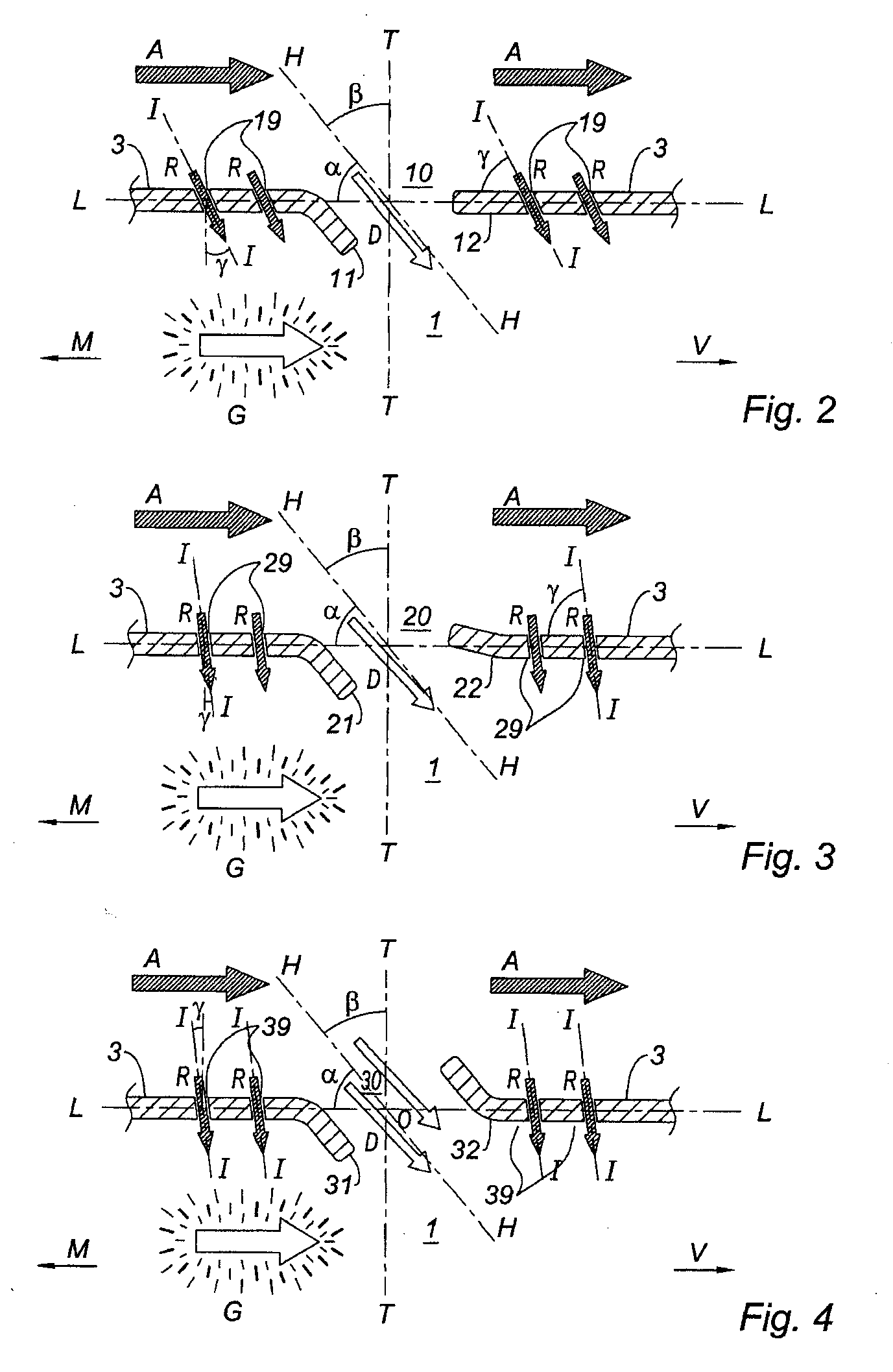 Configuration of dilution openings in a turbomachine combustion chamber wall