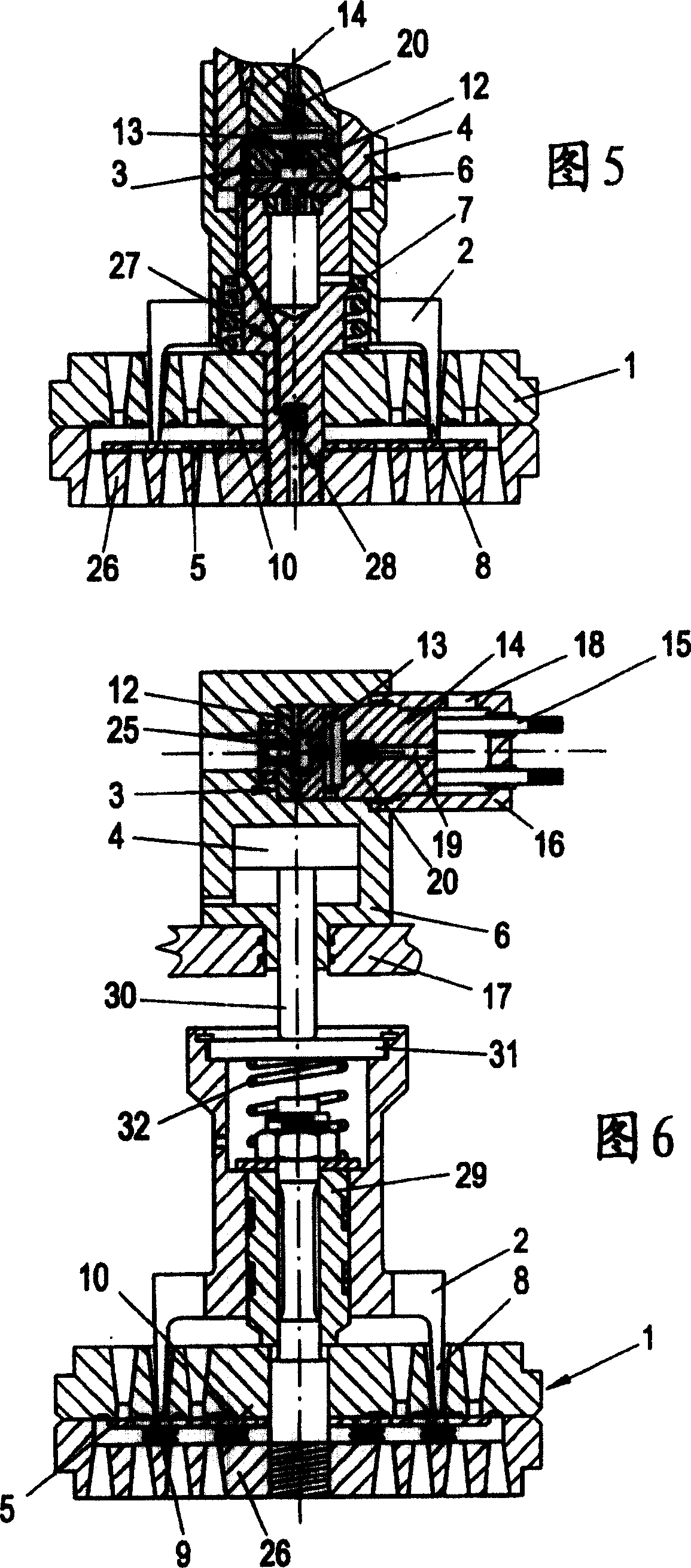 Piston type compressor and method of stepless regulating its transfer quantity