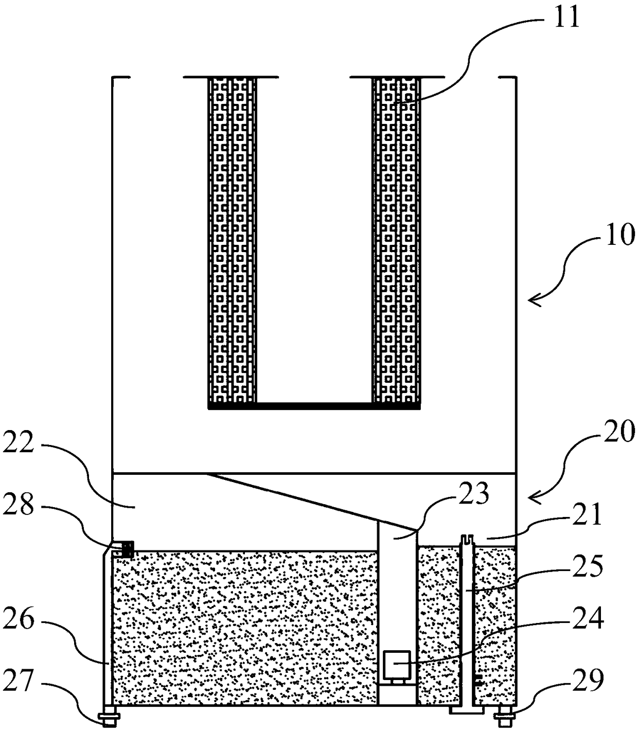 Fuel filter with automatic water discharging function and automatic water discharging method