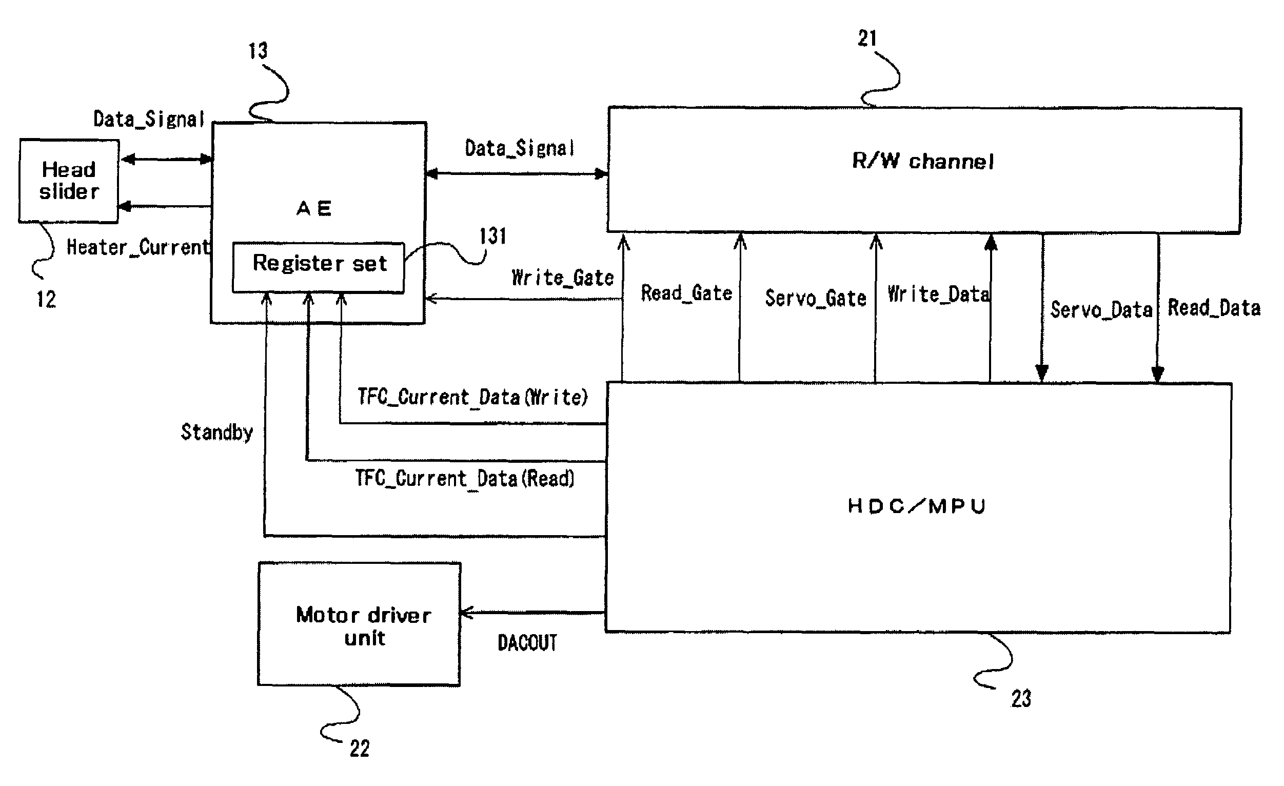 Data storage device with heater, and control method therefor with timing control