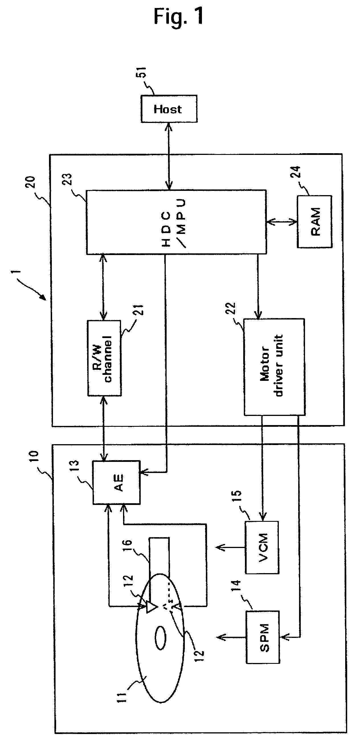 Data storage device with heater, and control method therefor with timing control